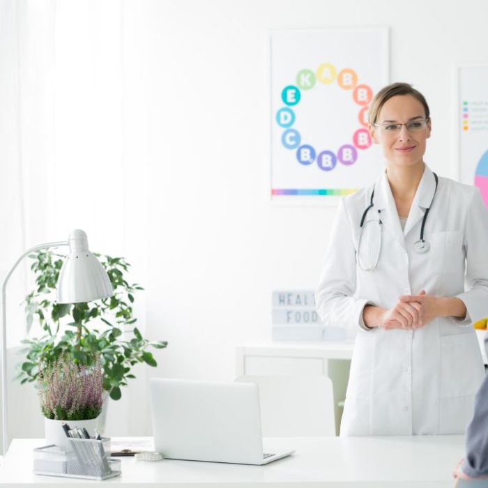 visit-at-dietitian-centre-smiling-female-doctor-2025-10-03-18-37-34-utc
